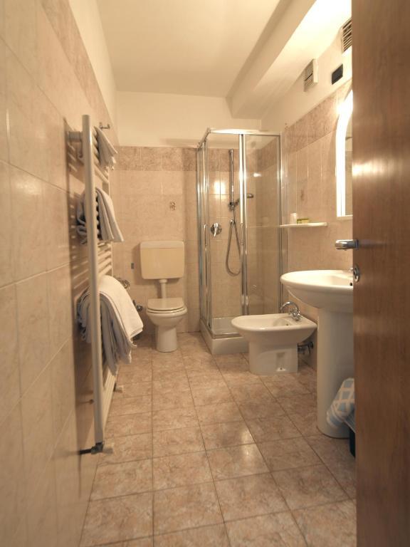 Albergo Nazionale Vernante Phòng bức ảnh